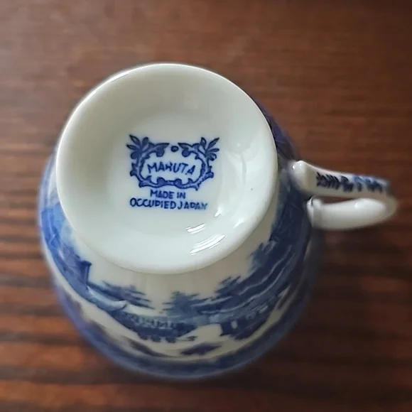 1940s Maruta Phoenix Small Japanese Tea Cup and Saucer with Stand - Picture 8 of 13